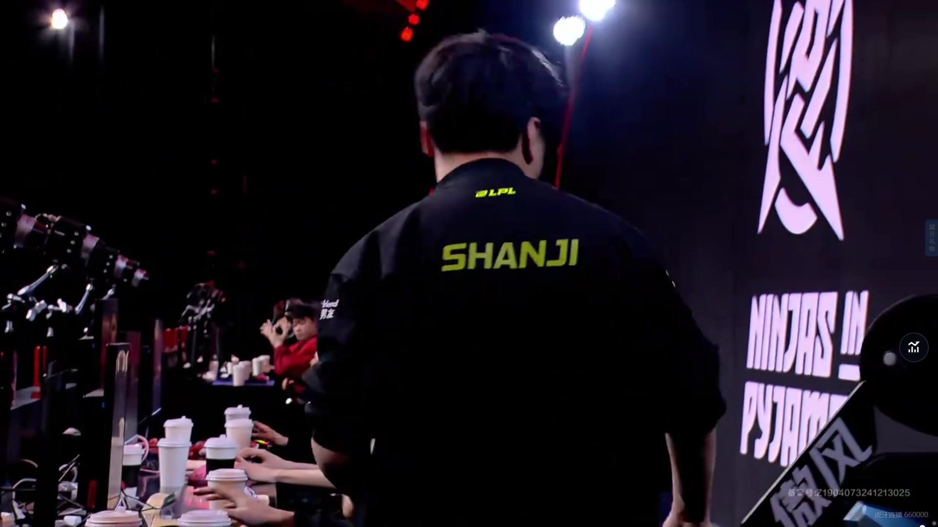 jinnianhui金年会Doinb横扫FPX后直接笑嘻：堪比队内关系润滑油 选手们愉悦交流真难得