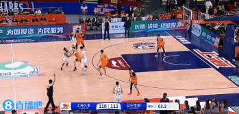 金年会金字招牌诚信至上不给犯规机会🙃张镇麟接发球直接把球往天上扔 留下0.5秒