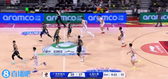 金年会金字招牌信誉至上动作过大！任骏飞篮下拽倒王哲林&裁判回看升级违体