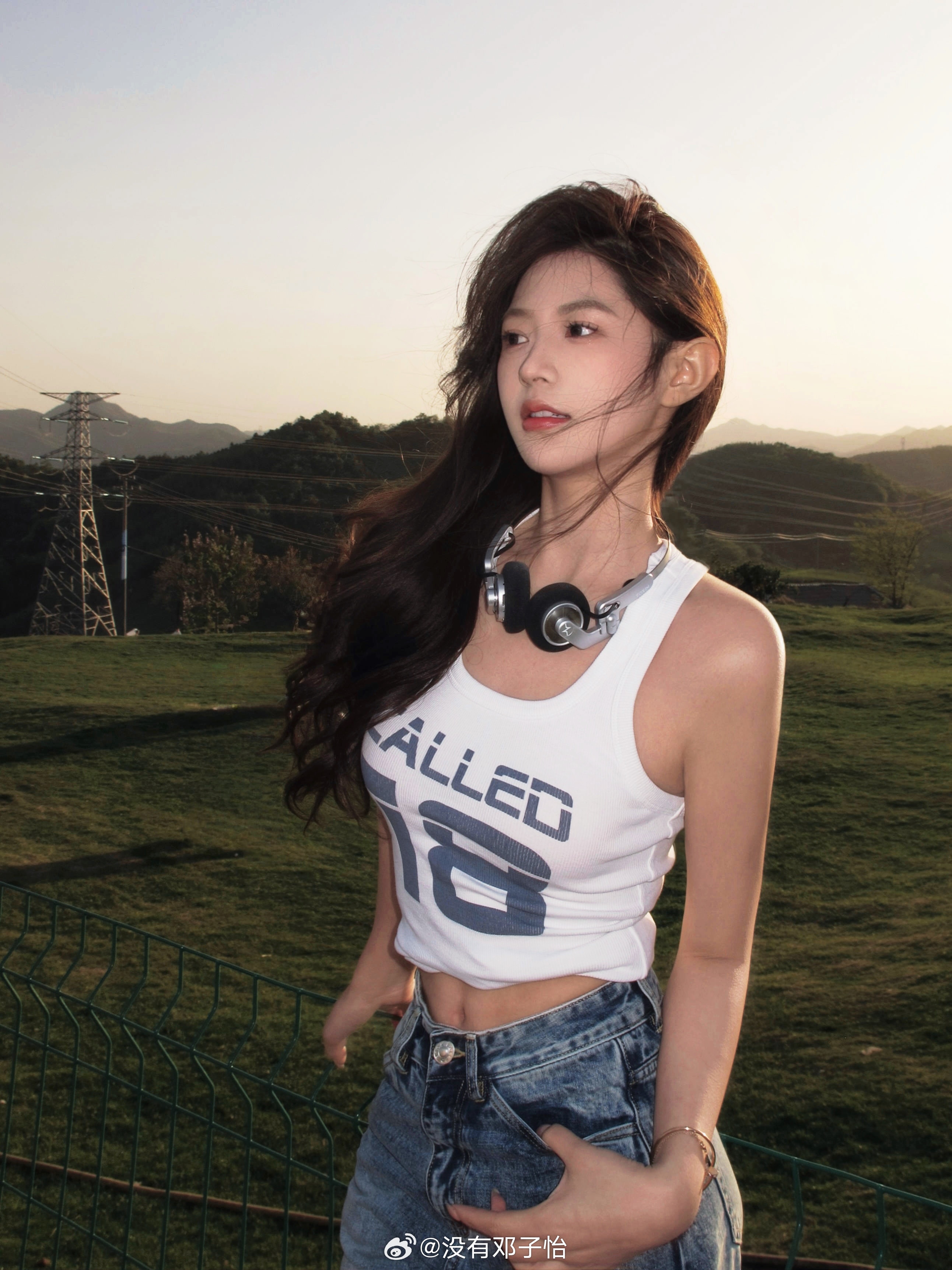 金年会金字招牌信誉至上火辣身材😍😍meiko女友邓子怡晒照：生命力溢出屏幕啦