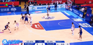 金年会体育外线开火！青岛开局轰进3记三分 完成11-2的攻击波打停广厦
