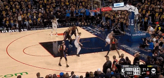 金年会遮天蔽日！戈登抢到前场补篮 杰伦威补防暴起大帽扇飞