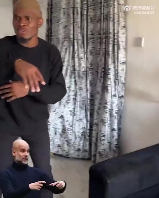 金年会体育国外博主模仿教练名场面，塔子哥那段抓住精髓了🤣🤣