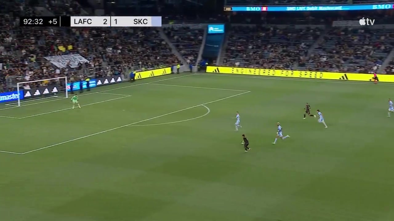 金年会体育38岁吉鲁本轮美职联替补出场破门，加盟洛杉矶FC以来33场5球2助